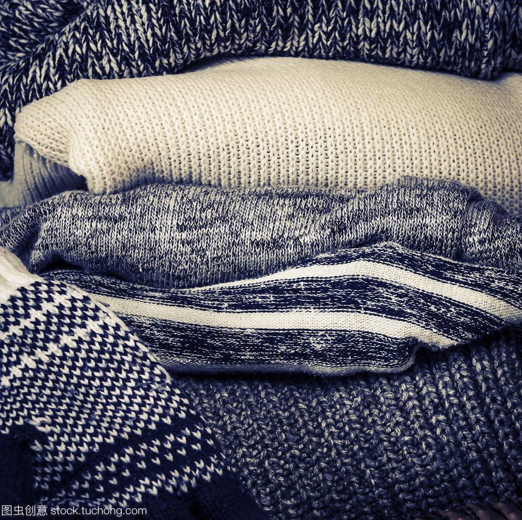 針織與木質(zhì)的對(duì)話(huà) 當(dāng)柔軟織物邂逅自然肌理